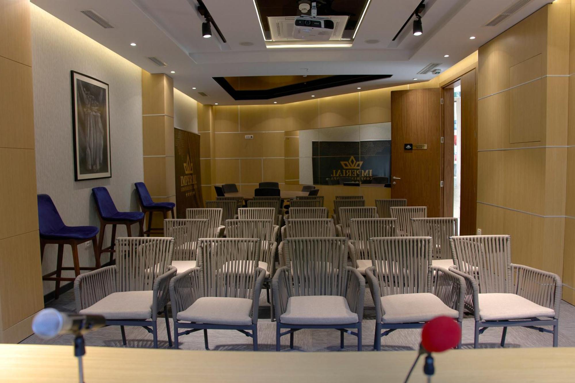 Imperial Conference & 5*